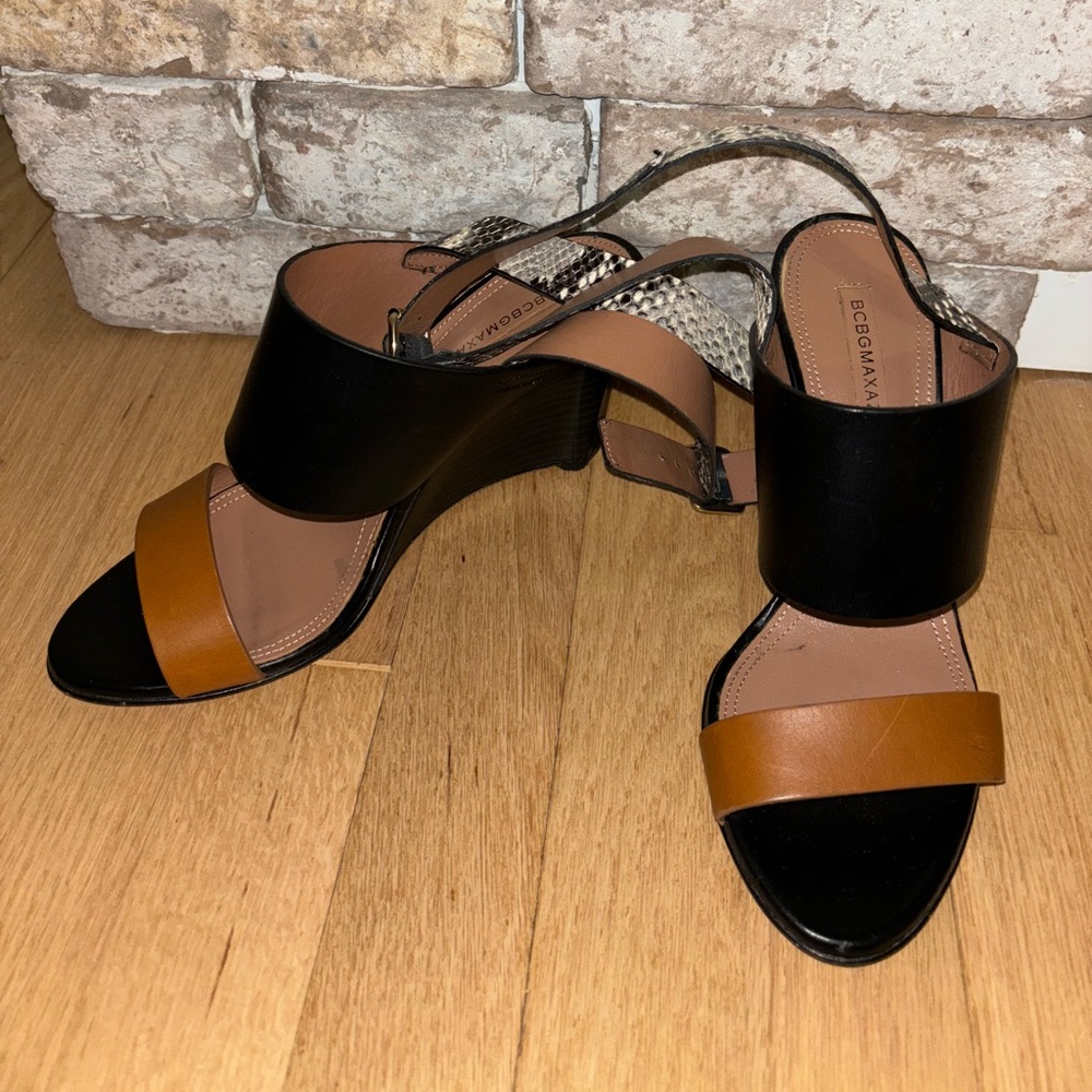 BCBG wedges. Snake print with black and brown leather. Size 7 and worn once.